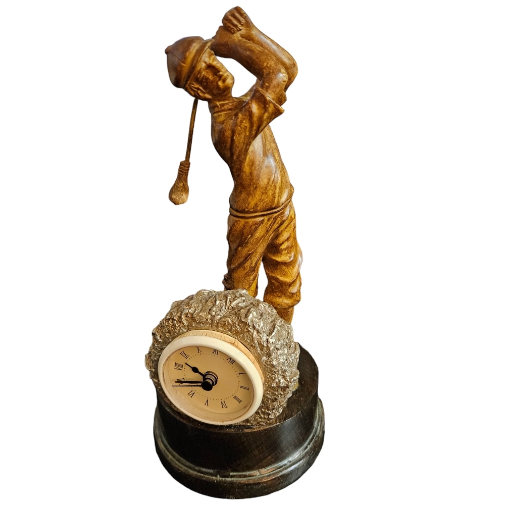 Vintage Resin Golfer In Knickers Table Clock 10" Tall On Wooden Base